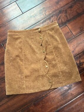 Loveriche - Corduroy Scallop-Button Mini Skirt in Camel